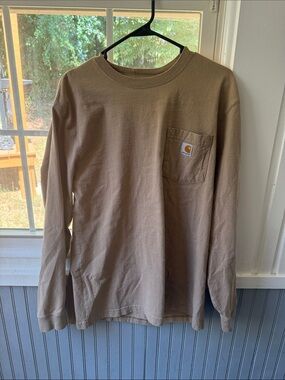 Carhartt Long-Sleeve Pocket Tee in Khaki Brown